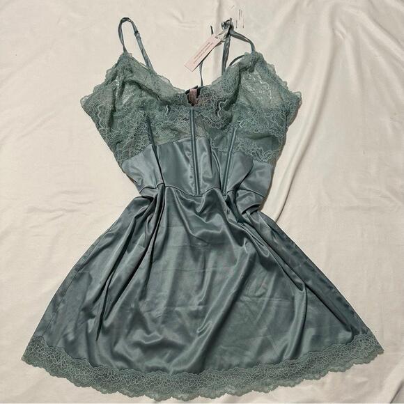 Victoria’s Secret Satin Corset Slip - Picture 1 of 8